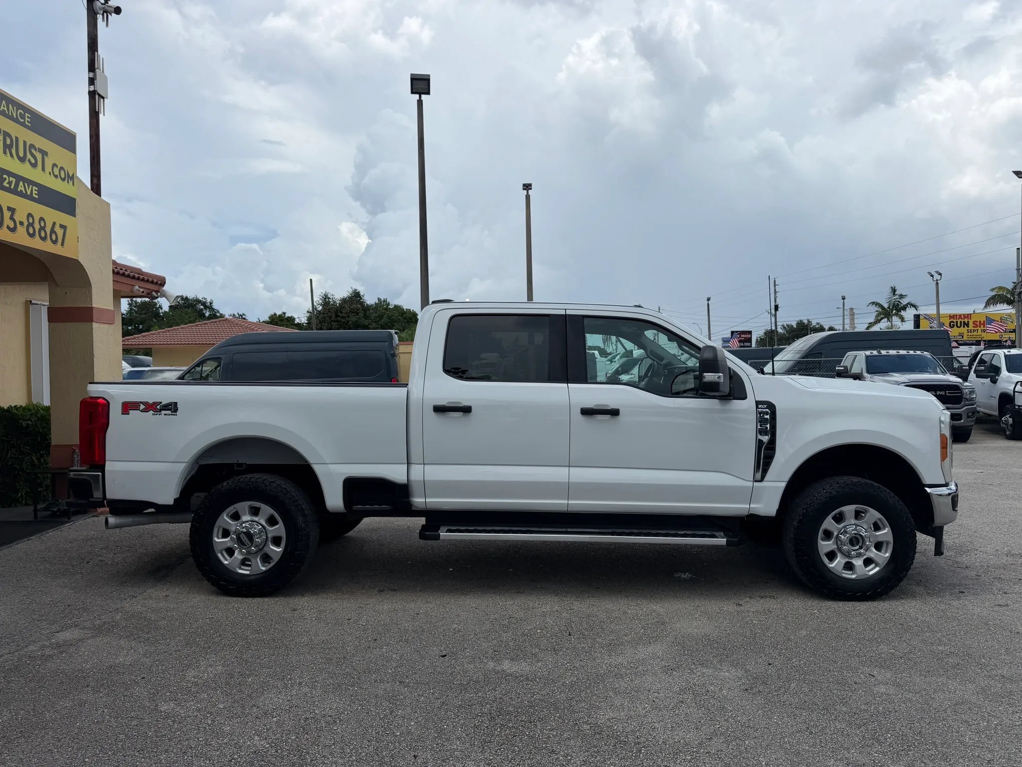 Used 2023 Ford F250 XLT w/ FX4 Off-Road Package AWD/4WD image 7