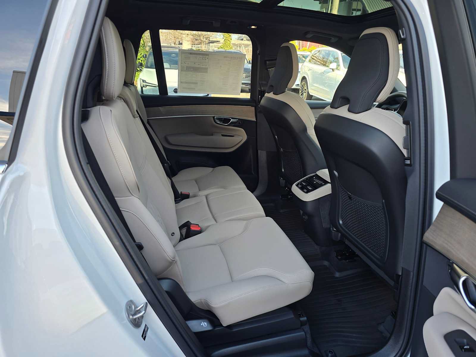 New 2026 Volvo XC90 B6 Plus w/ Protection Package Premier AWD/4WD image 12