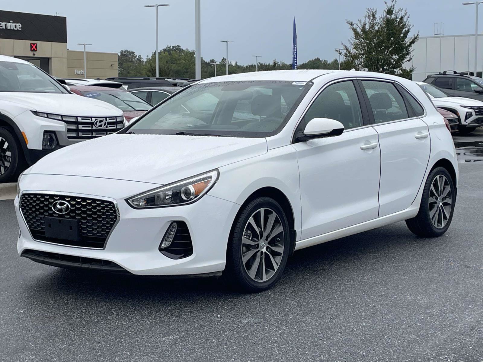 Used 2020 Hyundai Elantra GT FWD image 25
