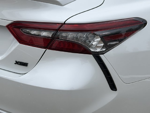 Used 2021 Toyota Camry XSE FWD image 7