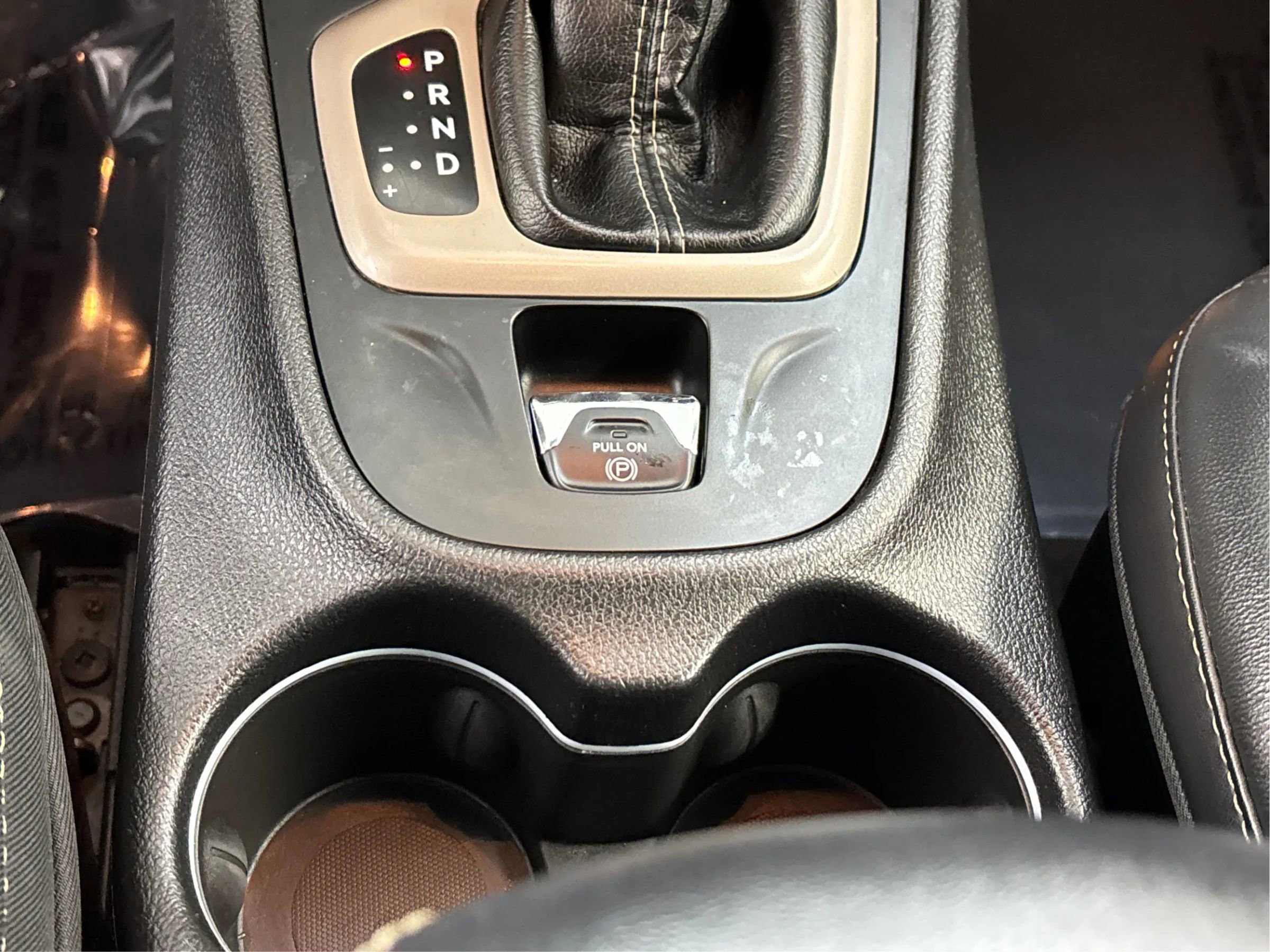 Used 2017 Jeep Cherokee Limited image 22