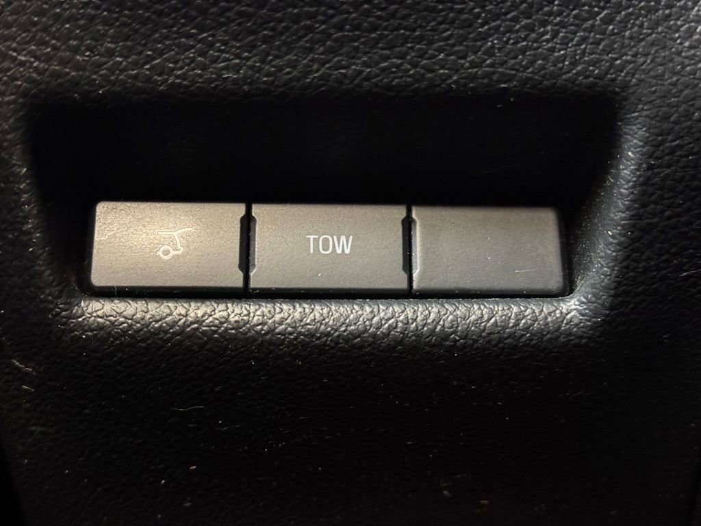 Used 2018 Ford Explorer Limited w/ Equipment Group 301A FWD image 32
