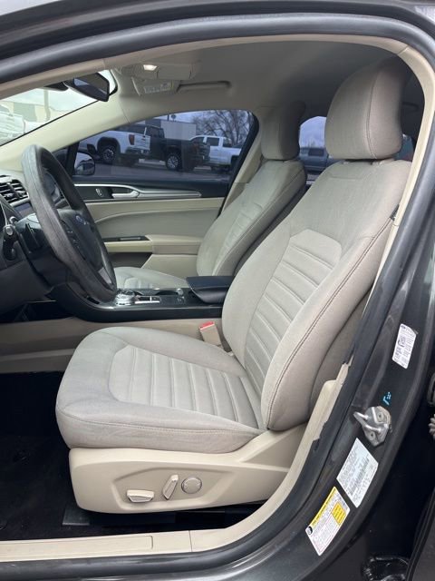 Used 2019 Ford Fusion SE image 32