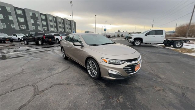 Used 2024 Chevrolet Malibu LT image 2