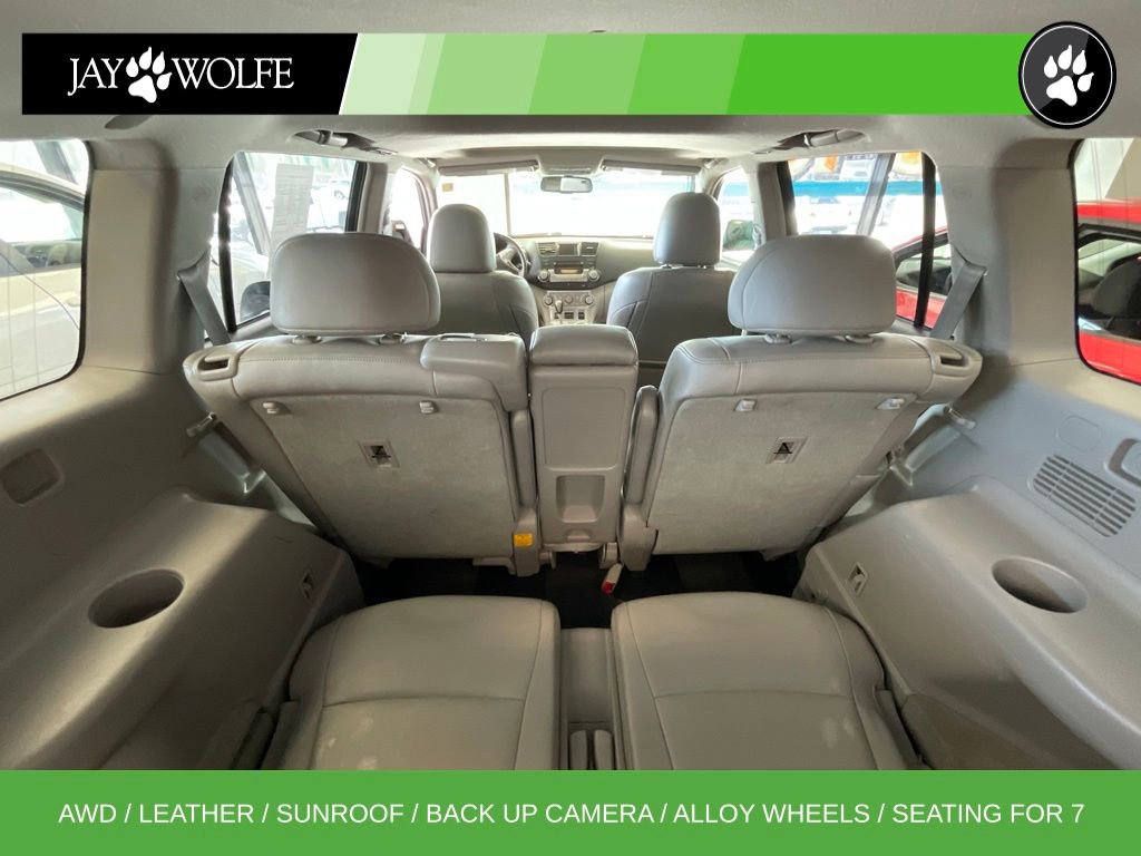 Used 2011 Toyota Highlander SE w/ Tow Pkg image 23