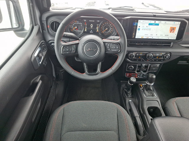 Used 2024 Jeep Gladiator Rubicon w/ Technology Group AWD/4WD image 11