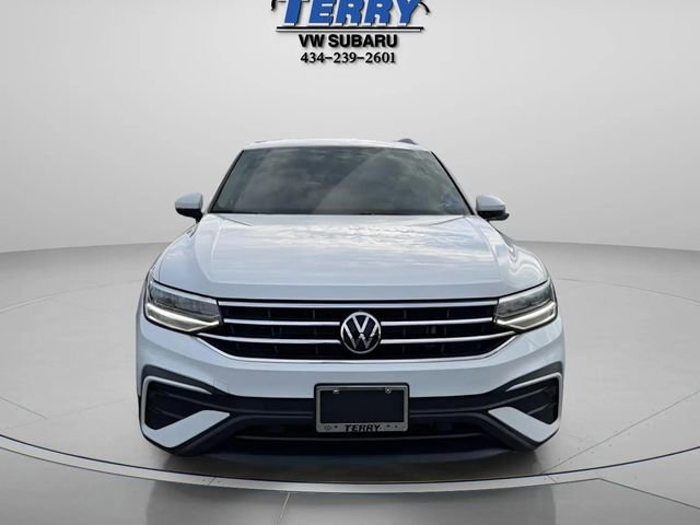 Used 2022 Volkswagen Tiguan S image 2