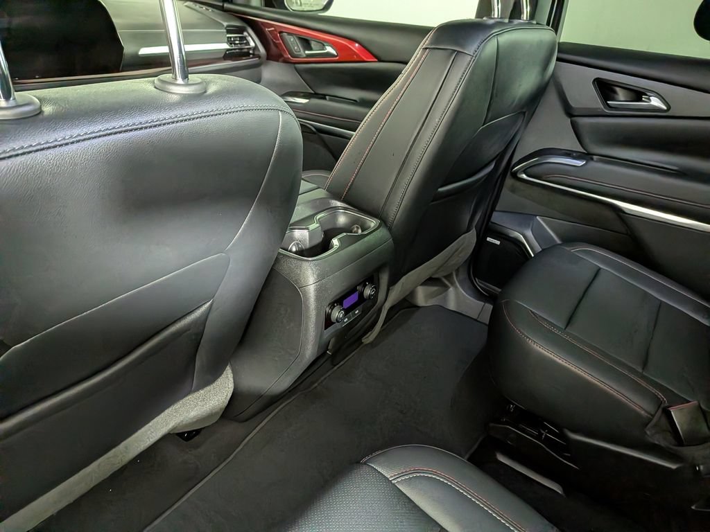 Certified 2024 Chevrolet Traverse Z71 w/ Enhanced Driving Package AWD/4WD image 35