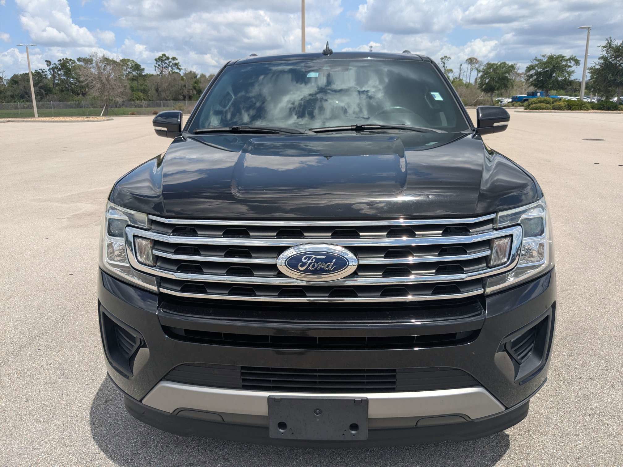 Used 2020 Ford Expedition XLT w/ Equipment Group 201A RWD image 3