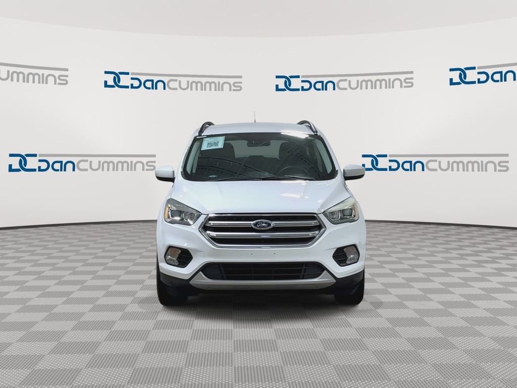 Used 2017 Ford Escape SE w/ Equipment Group 201A AWD/4WD image 3