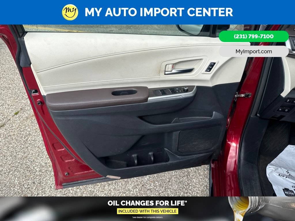 Used 2021 Toyota Sienna Platinum AWD/4WD image 10