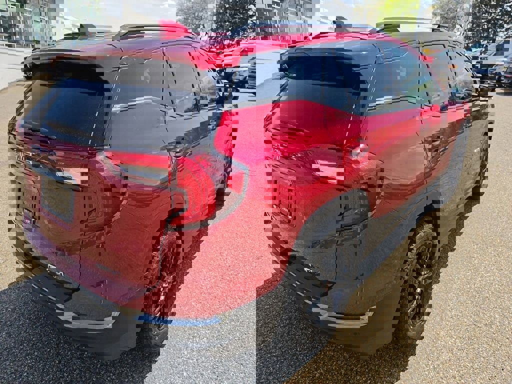 Used 2023 GMC Terrain AT4 image 3