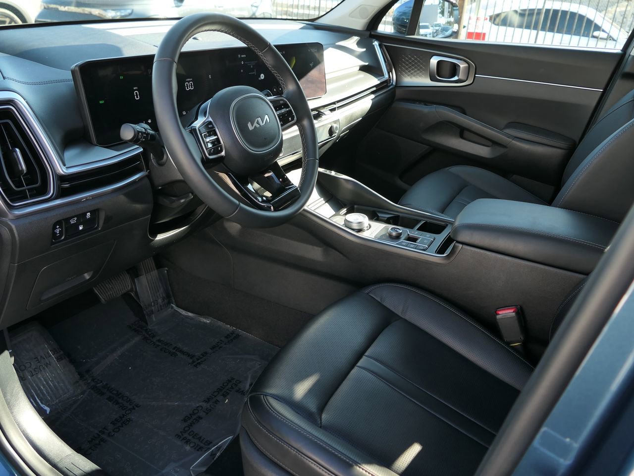 Used 2025 Kia Sorento EX w/ EX Panoramic Sunroof Package image 11