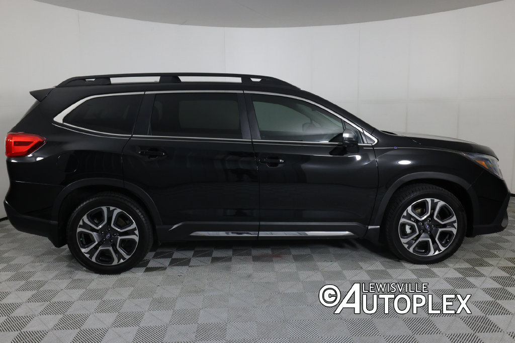 Used 2023 Subaru Ascent Limited w/ Technology Package AWD/4WD image 4