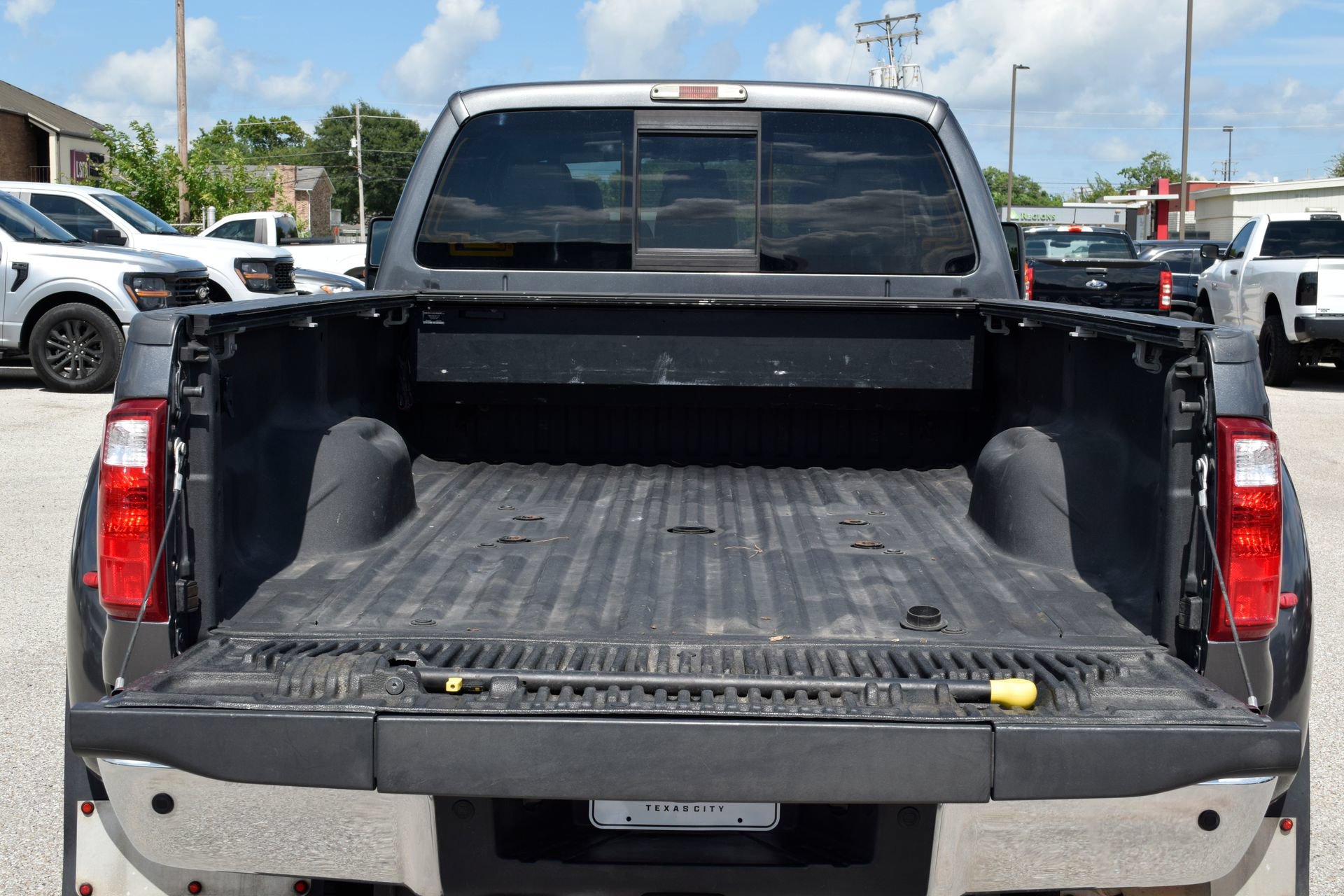 Used 2015 Ford F350 Lariat w/ Lariat Ultimate Package AWD/4WD image 22
