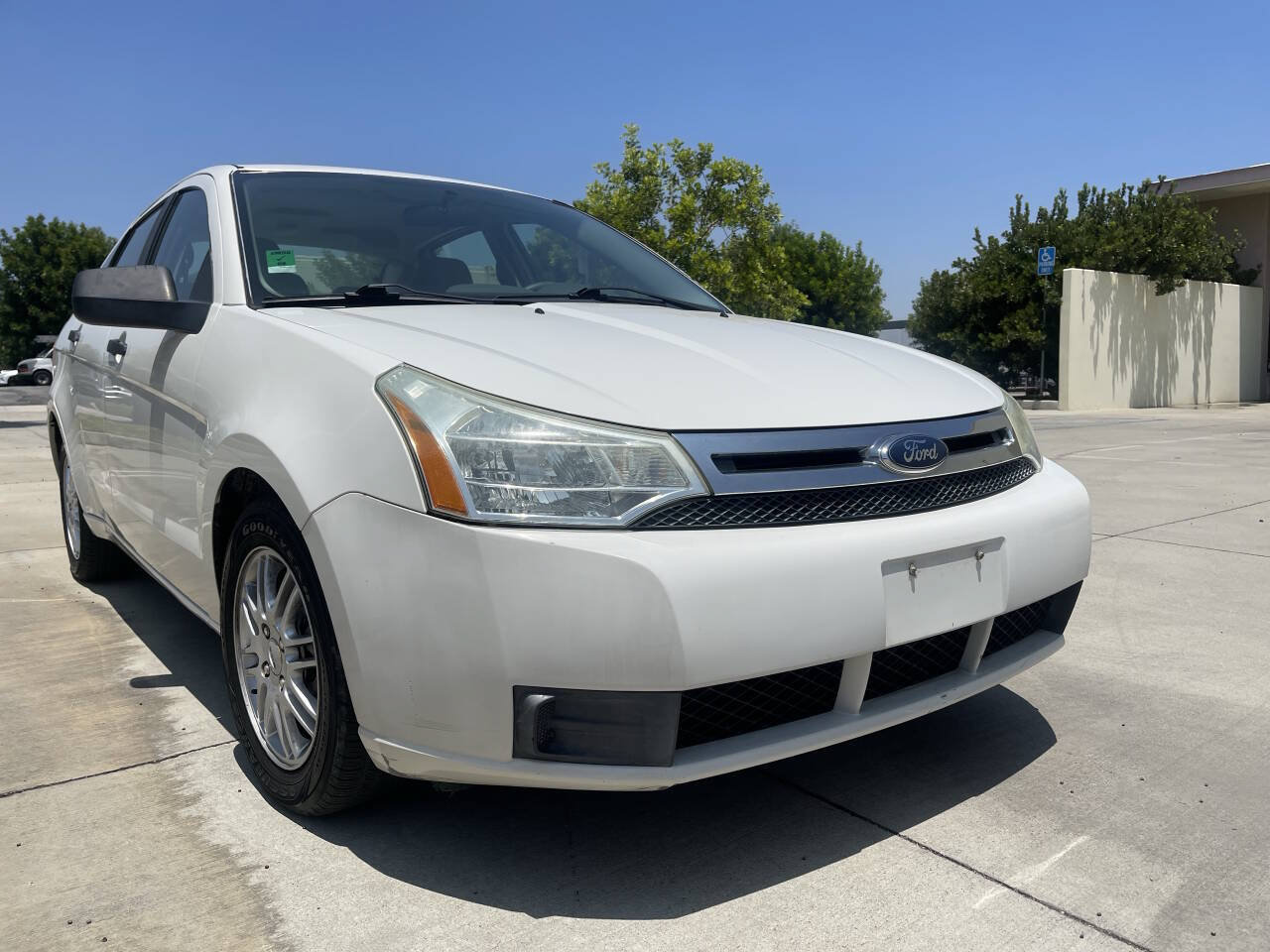 Used 2009 Ford Focus SE FWD image 4
