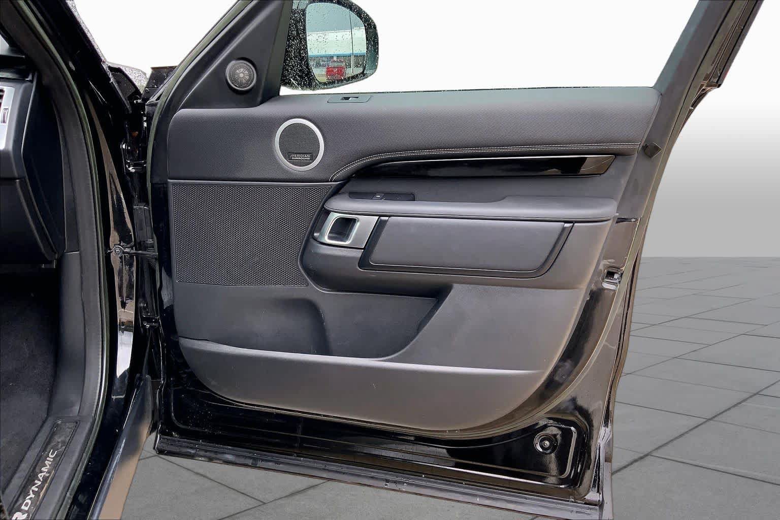 Used 2023 Land Rover Discovery HSE R-Dynamic AWD/4WD image 23