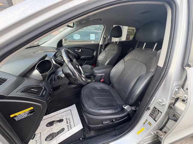Used 2012 Hyundai Tucson Limited FWD image 11