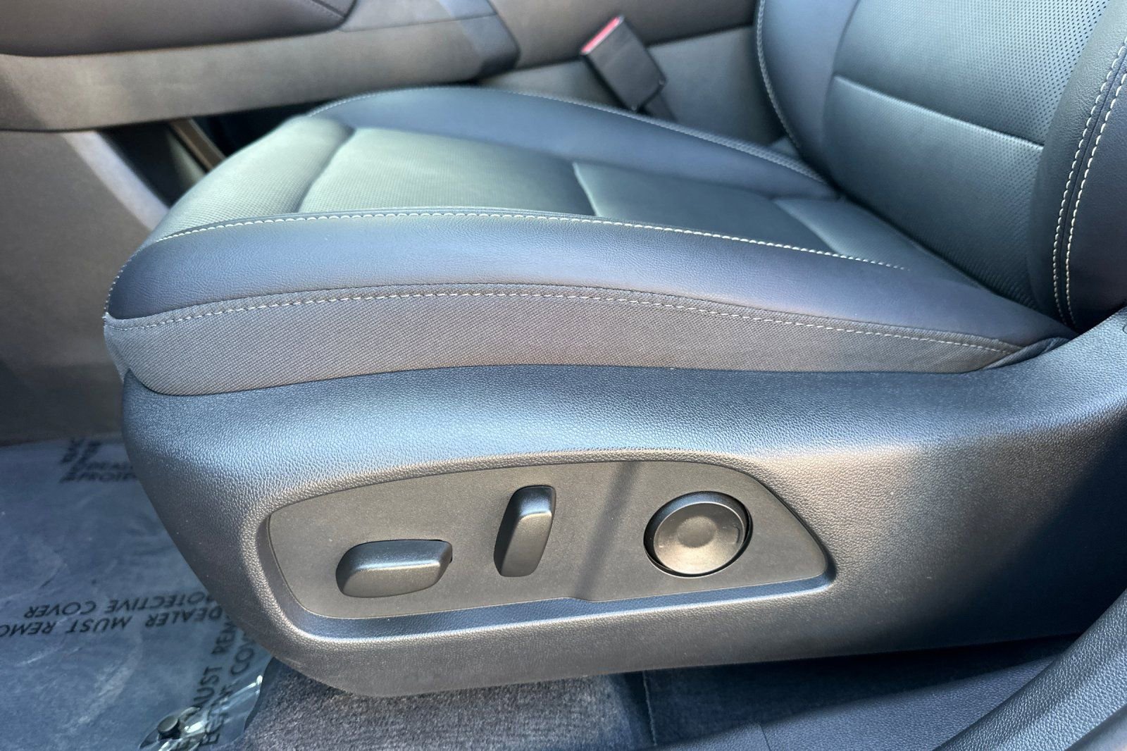 Used 2026 GMC Terrain Elevation w/ Elevation Premium Package FWD image 13