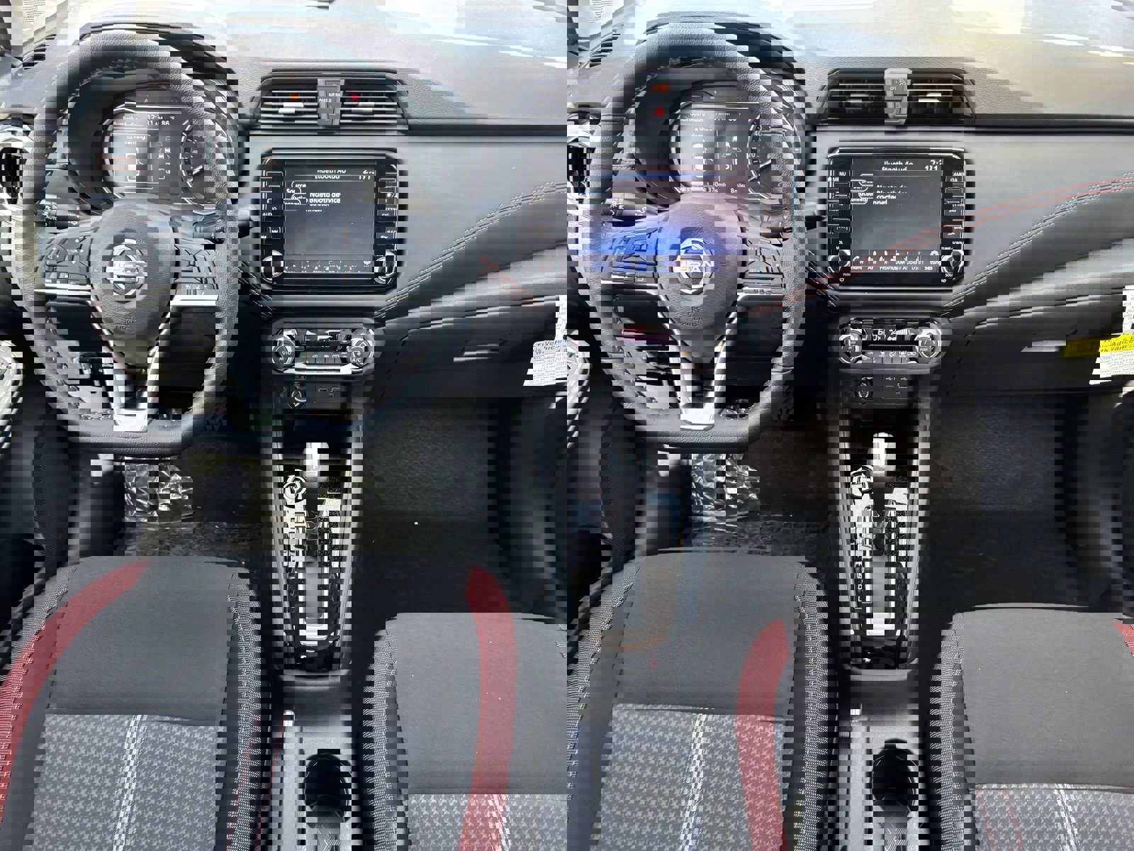 New 2025 Nissan Versa SR w/ Trunk Package image 14