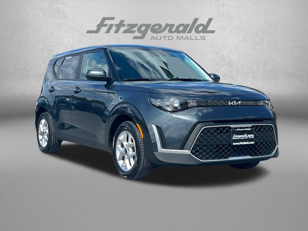 Used 2025 Kia Soul LX w/ LX Technology Package FWD image 1