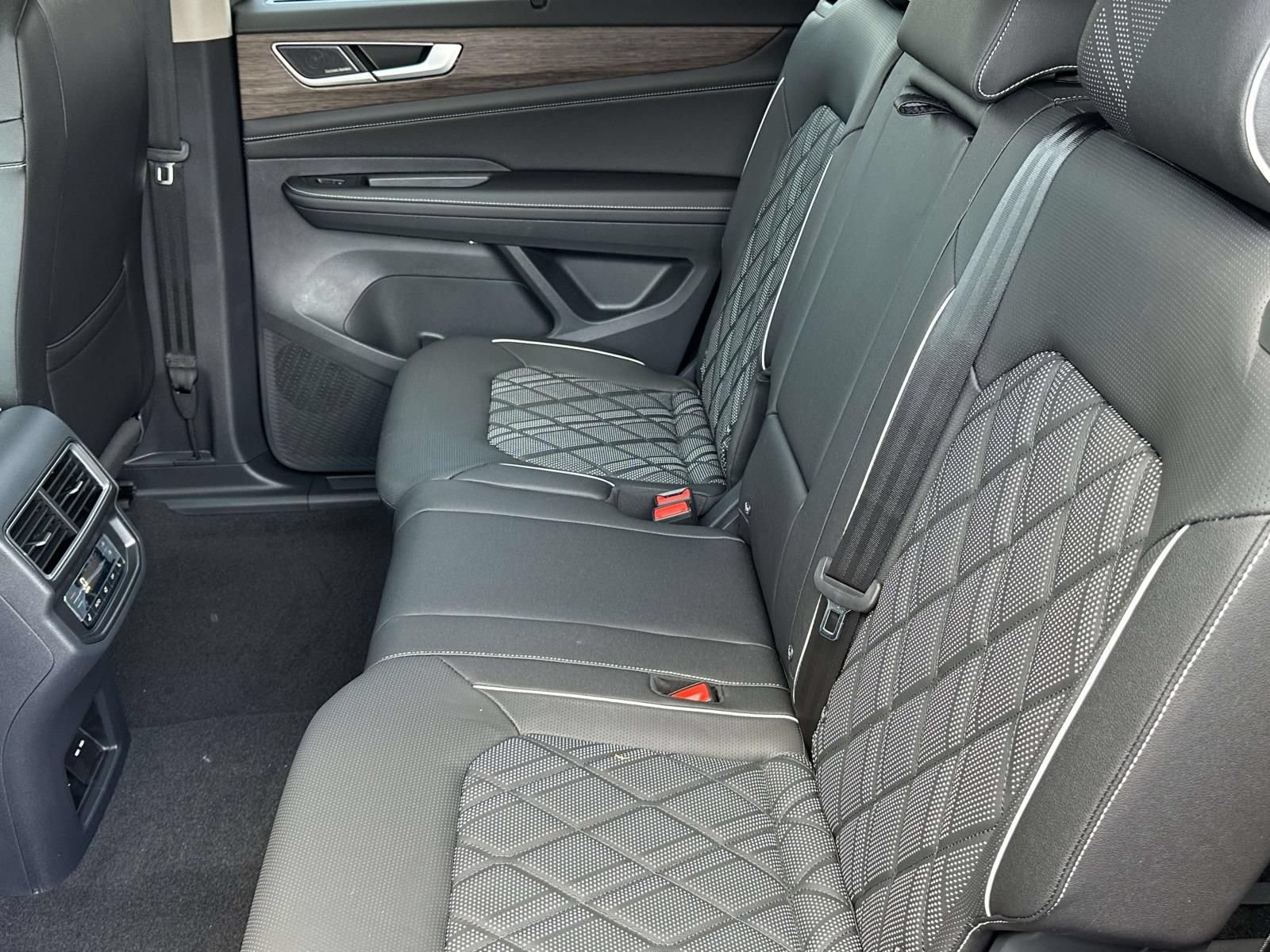 New 2026 Volkswagen Atlas SEL Premium R-Line AWD/4WD image 13