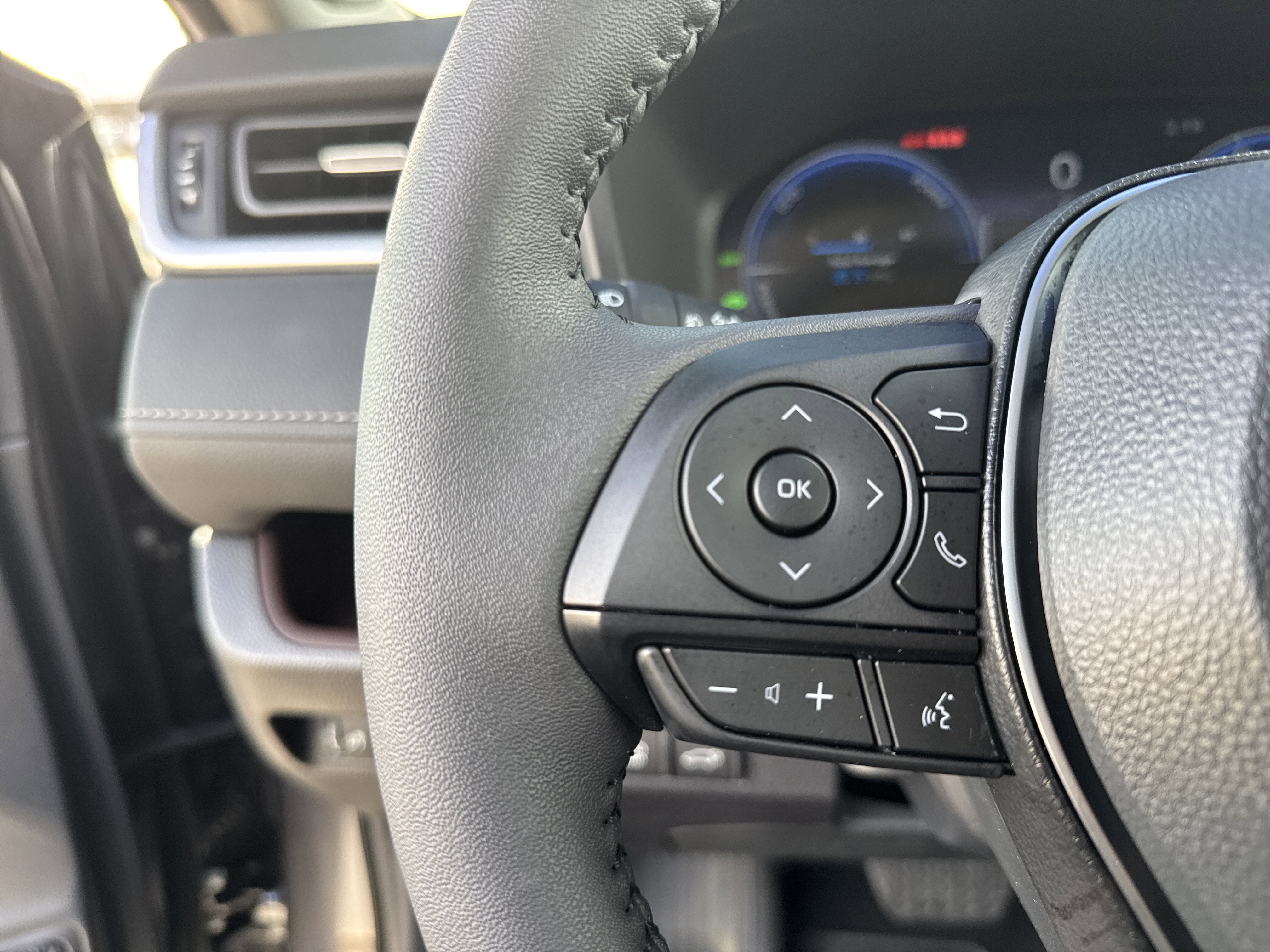 Used 2025 Toyota RAV4 Limited image 20