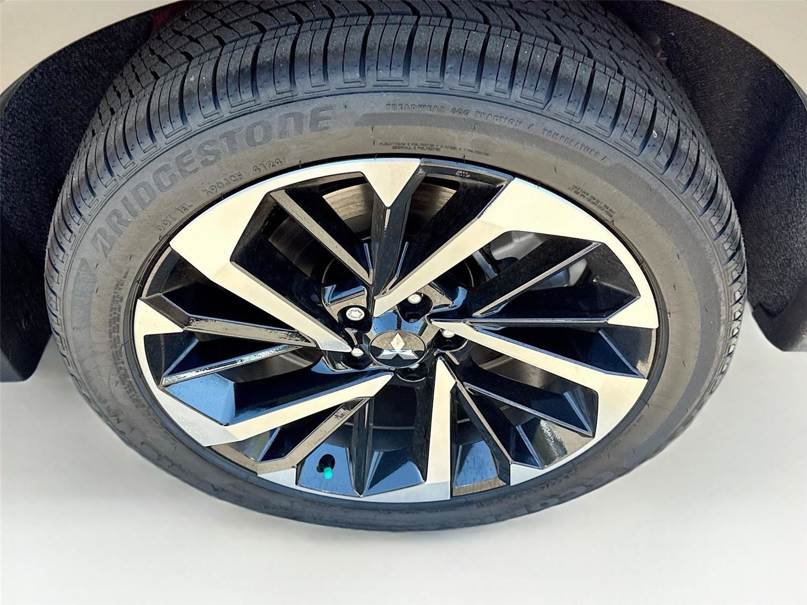 New 2025 Mitsubishi Outlander SEL image 32