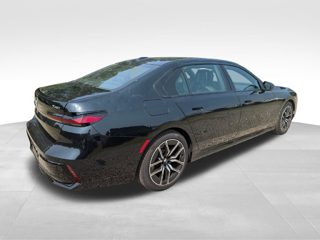 Used 2025 BMW 740i xDrive AWD/4WD image 6