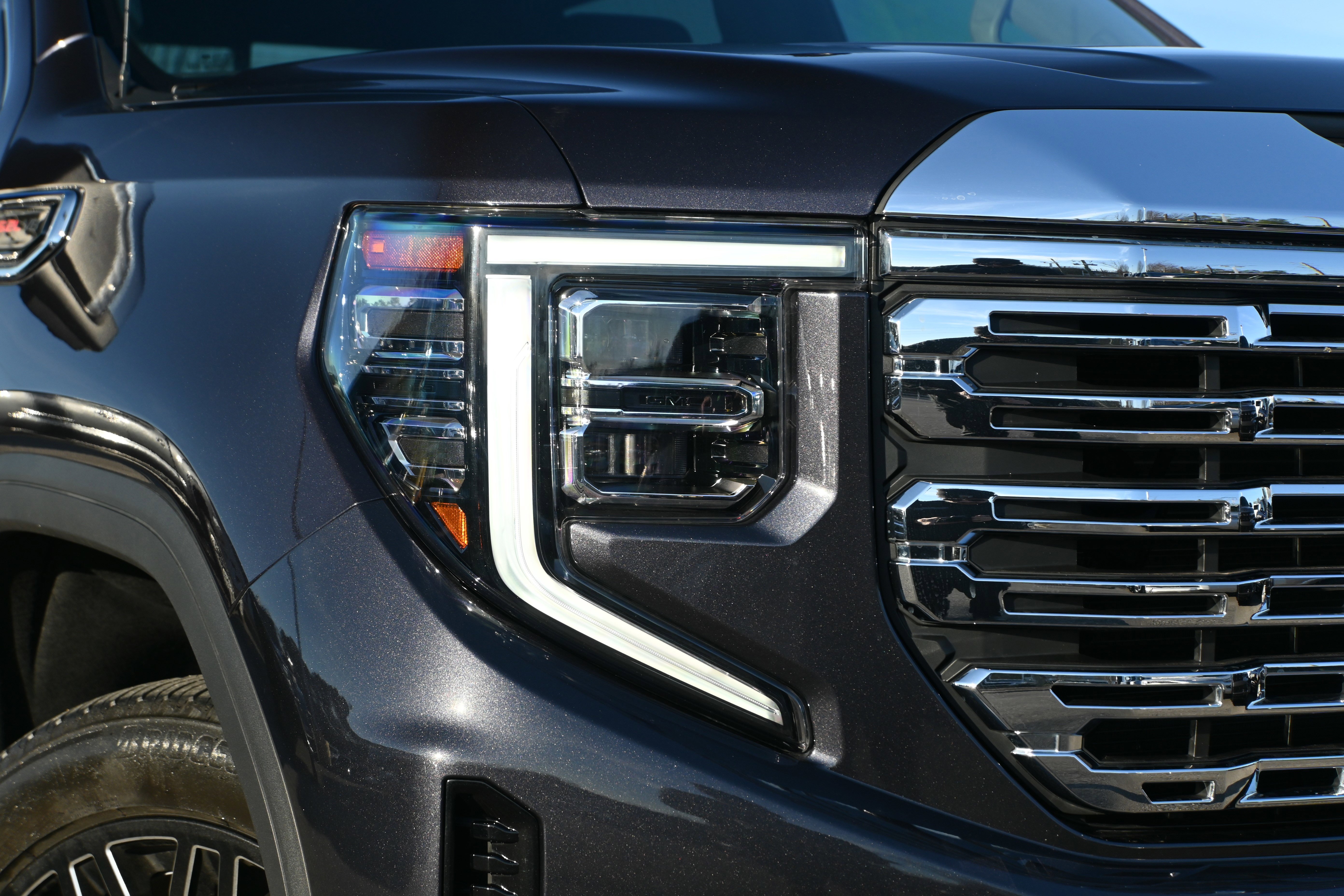 Used 2024 GMC Sierra 1500 Denali w/ Denali Reserve Package AWD/4WD image 6