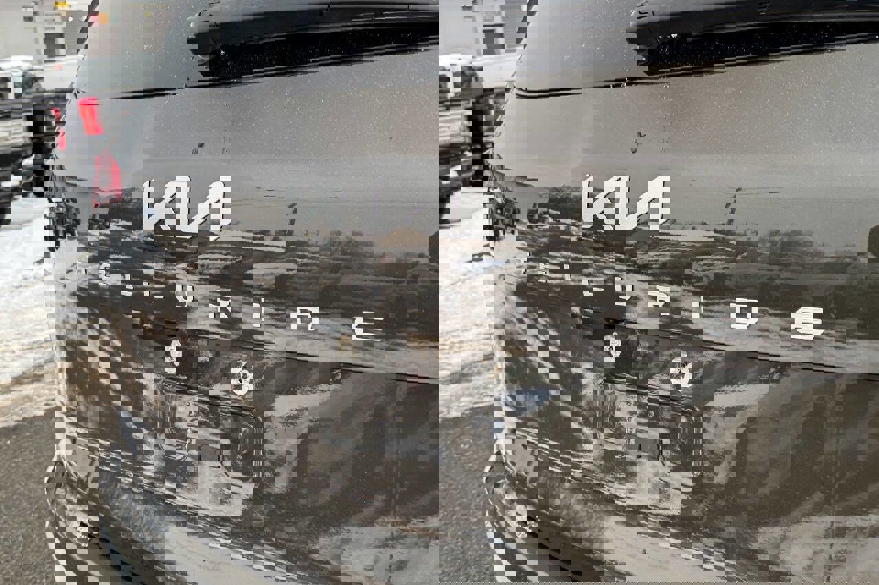 Used 2023 Kia Telluride S image 16