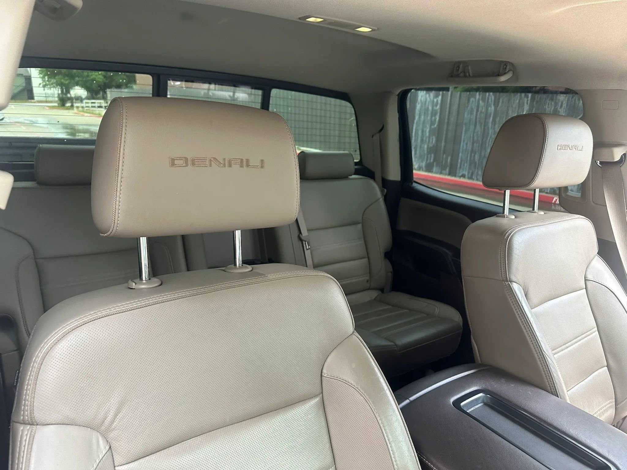 Used 2015 GMC Sierra 2500 Denali w/ Duramax Plus Package AWD/4WD image 30