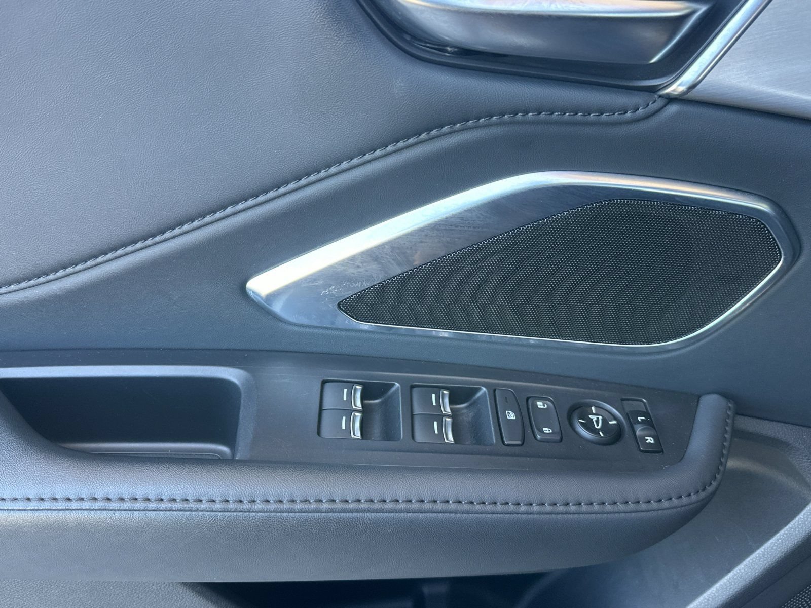 Used 2020 Acura RDX FWD image 11