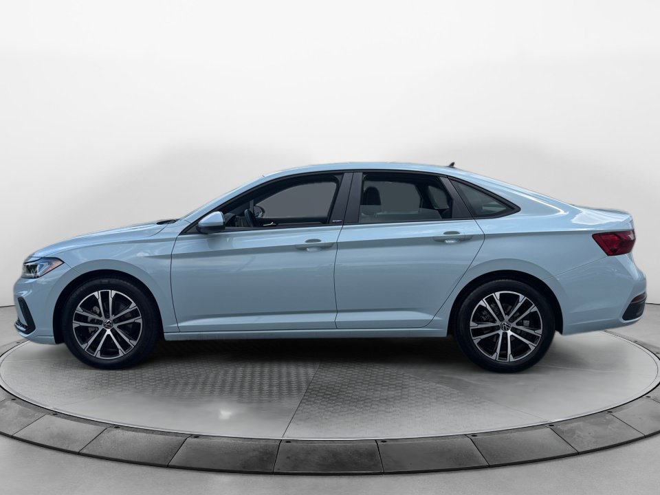 Certified 2026 Volkswagen Jetta Sport FWD image 4