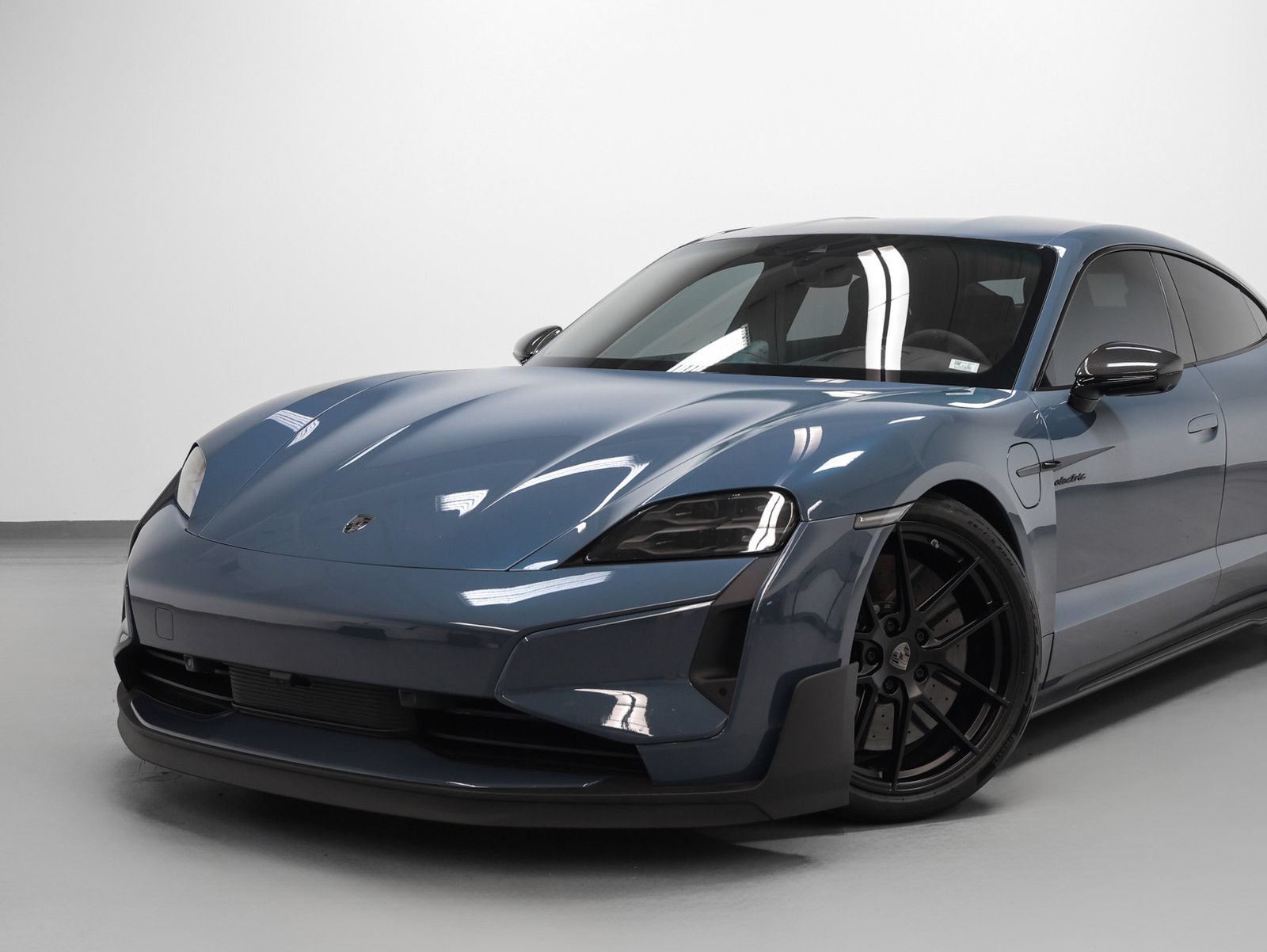 Certified 2025 Porsche Taycan Turbo GT AWD/4WD image 7