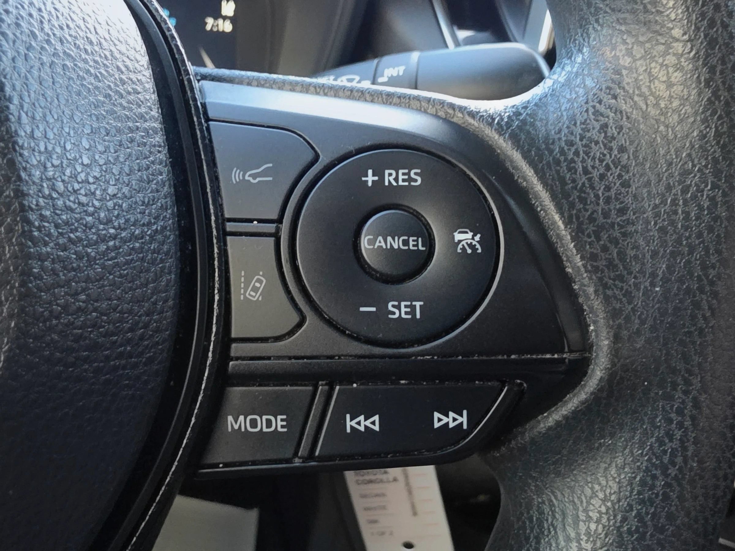 Used 2021 Toyota Corolla LE w/ Carpet Mat Package (TMS) FWD image 24
