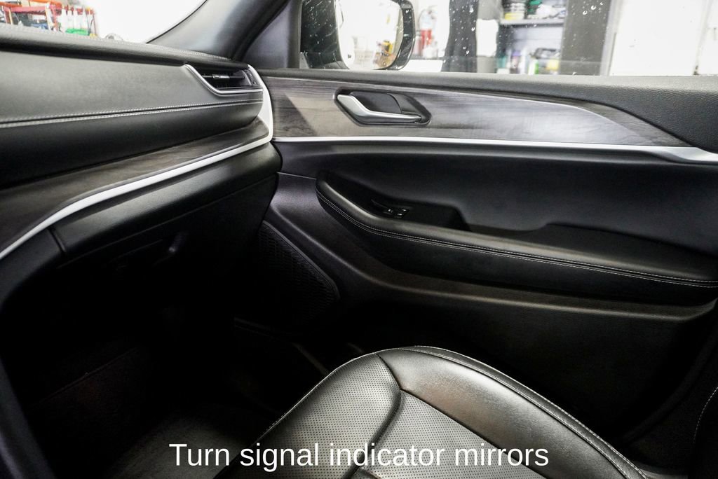 Used 2024 Jeep Grand Cherokee L Limited w/ Luxury Tech Group II image 34