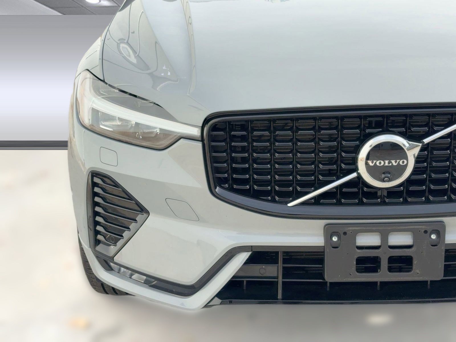 Certified 2025 Volvo XC60 B5 Plus image 11