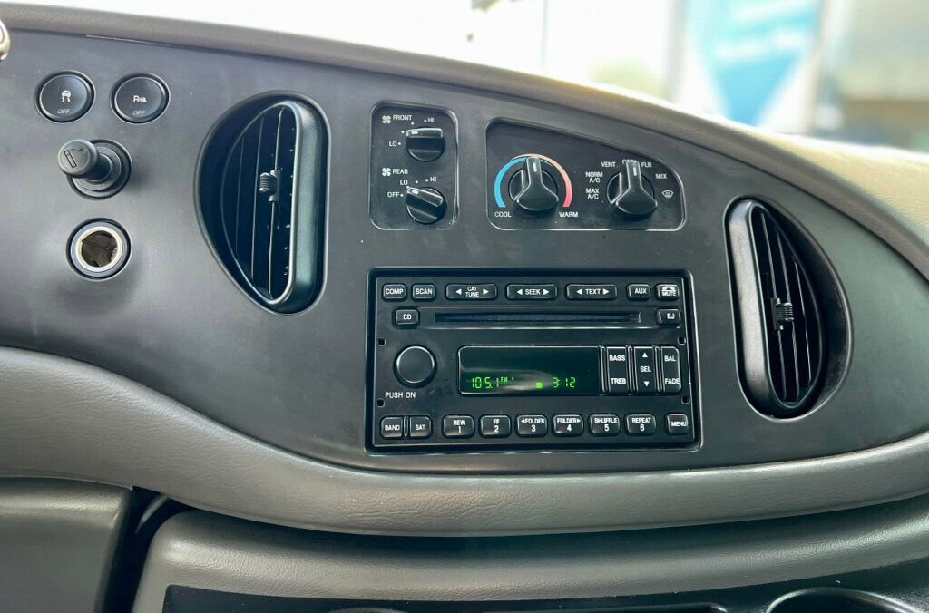 Used 2008 Ford E-350 and Econoline 350 XLT RWD image 22