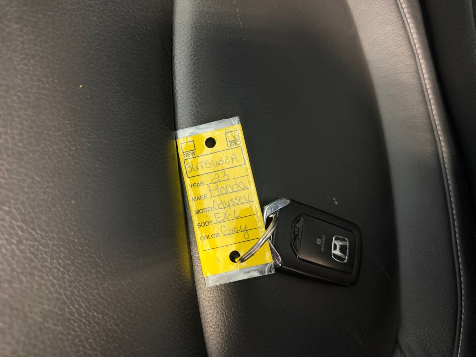 Used 2023 Honda Odyssey EX-L image 37