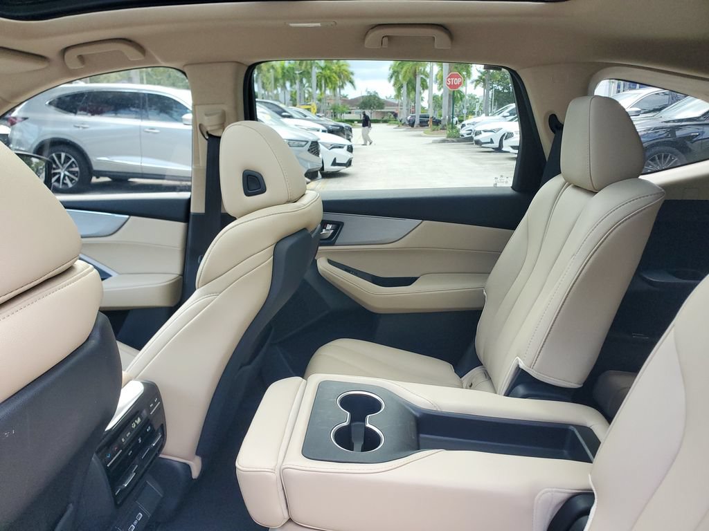 Used 2023 Acura MDX FWD image 12