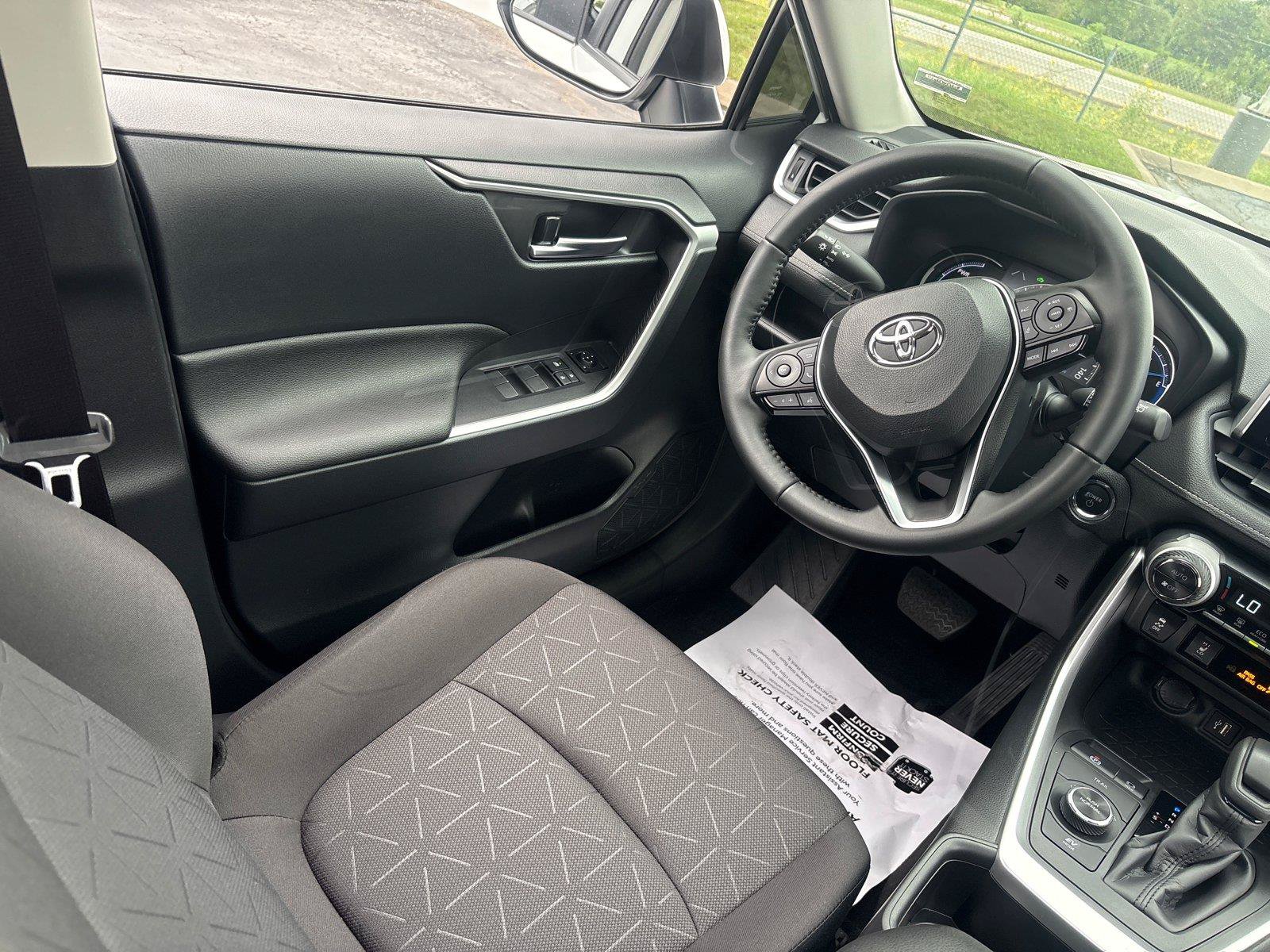 Certified 2025 Toyota RAV4 XLE w/ Convenience Package AWD/4WD image 16