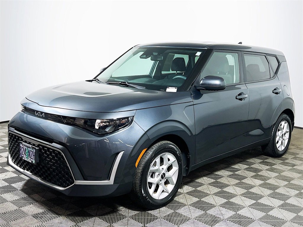 Used 2023 Kia Soul LX w/ LX Technology Package image 4