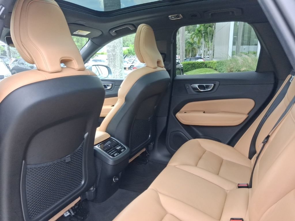 Used 2020 Volvo XC60 T5 Inscription FWD image 7