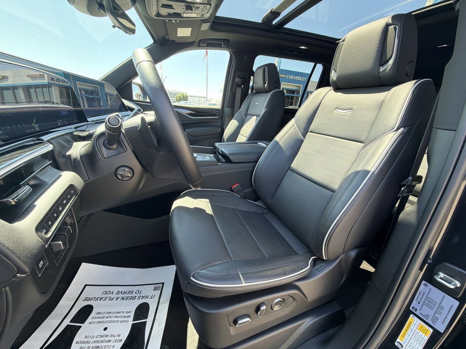 Used 2024 Cadillac Escalade ESV Sport w/ LPO, ONYX Package image 13