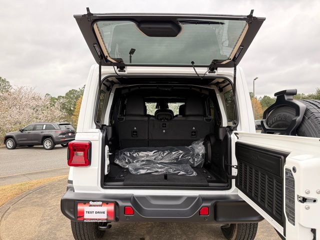 New 2026 Jeep Wrangler Sahara image 31