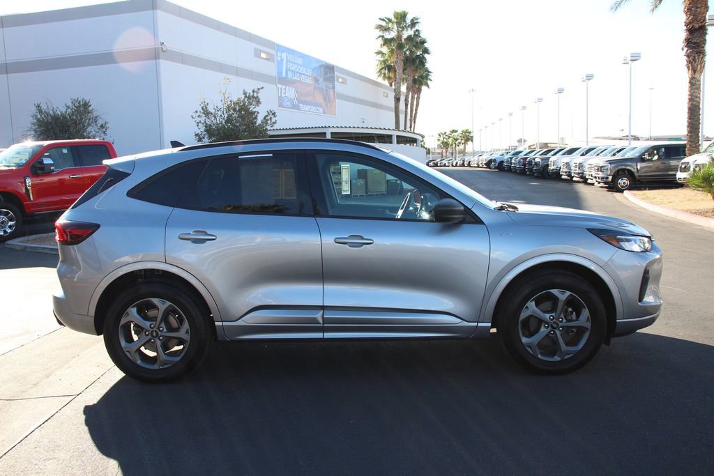 Certified 2023 Ford Escape ST-Line AWD/4WD image 10