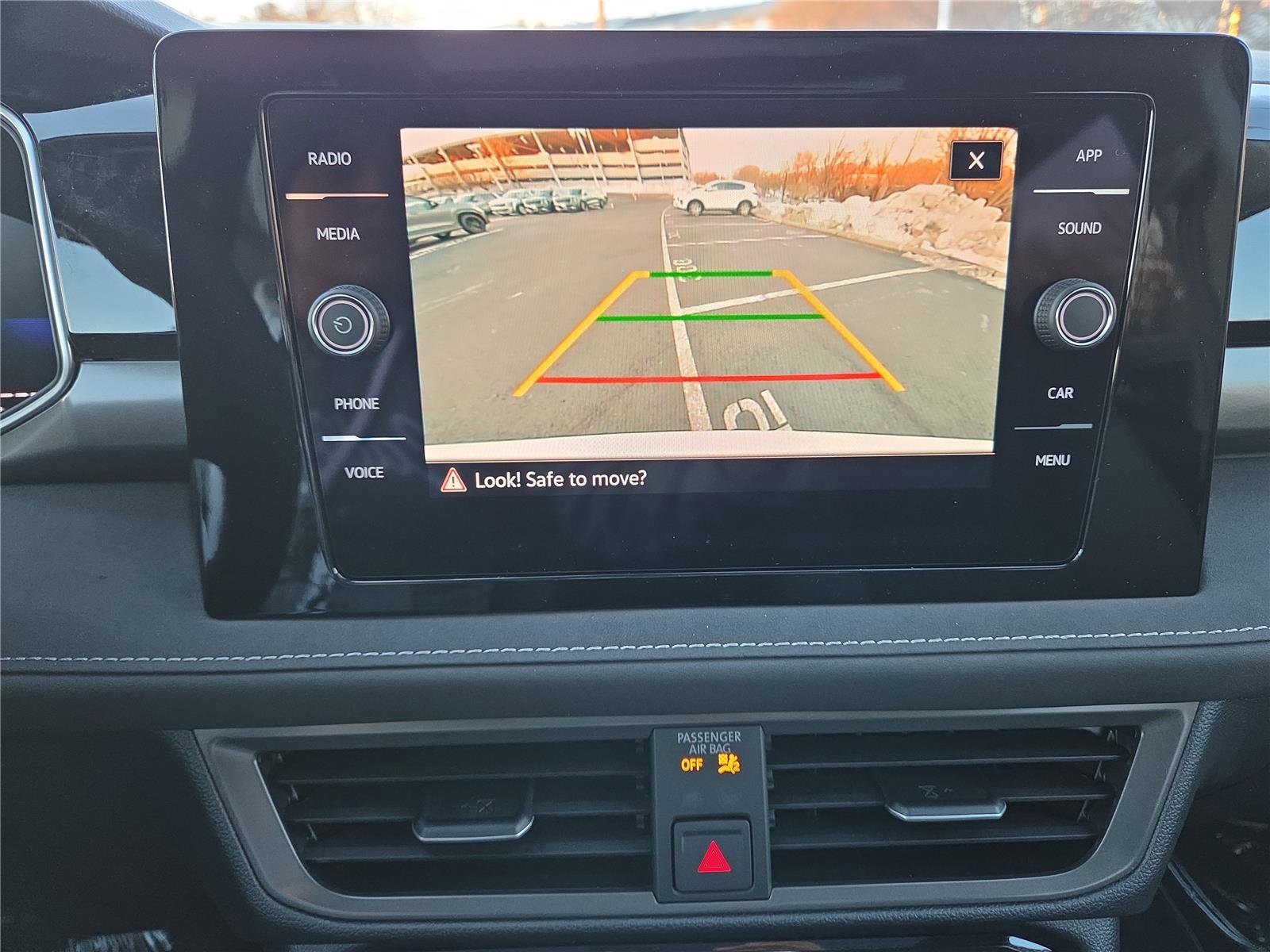 New 2026 Volkswagen Taos SE image 19