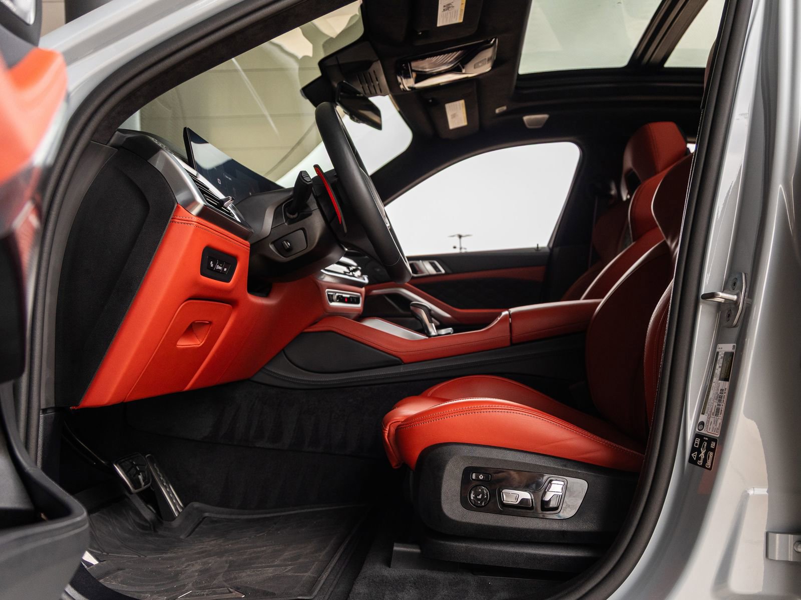Used 2025 BMW X6 M Competition w/ Executive Package AWD/4WD image 24