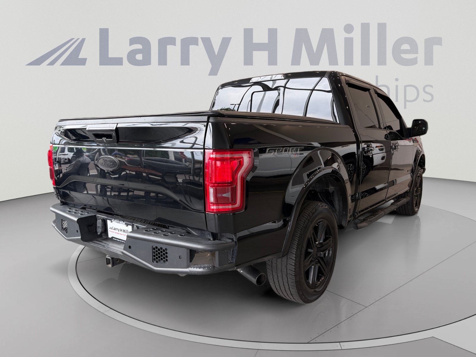 Used 2017 Ford F150 Lariat w/ Equipment Group 501A Mid AWD/4WD image 5